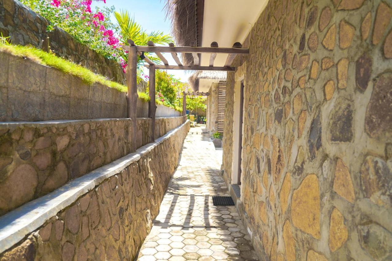 Theodor Hotel Labuan Bajo Εξωτερικό φωτογραφία