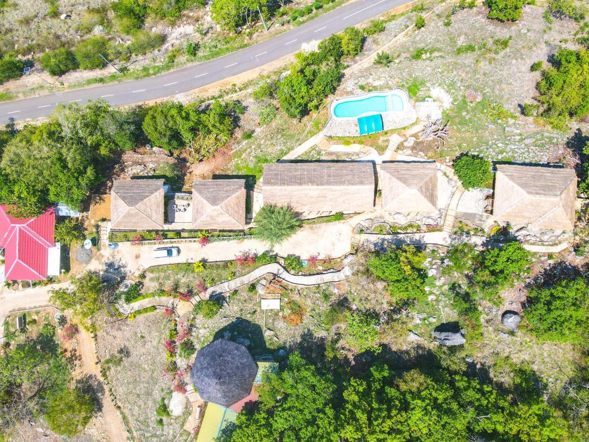 Theodor Hotel Labuan Bajo Εξωτερικό φωτογραφία