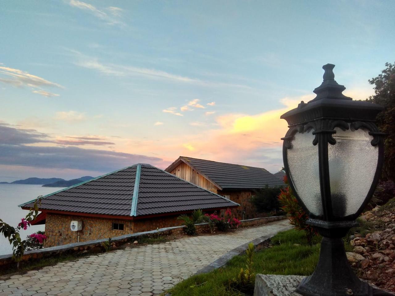 Theodor Hotel Labuan Bajo Εξωτερικό φωτογραφία