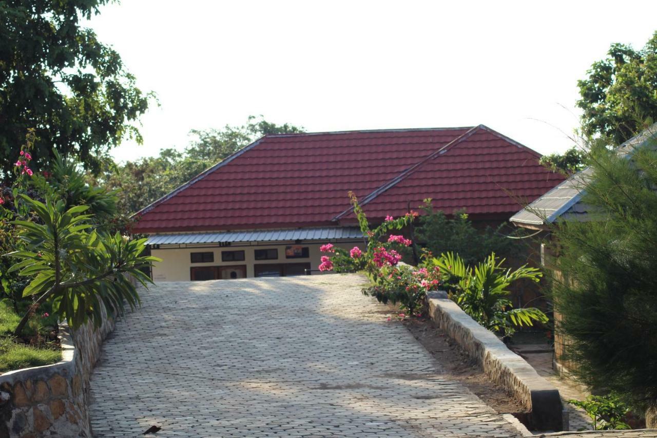 Theodor Hotel Labuan Bajo Εξωτερικό φωτογραφία